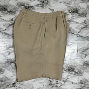 Bolle Golf Shorts Mens Size 34 x 8" Inseam Beige Pleated ‎ Seersucker